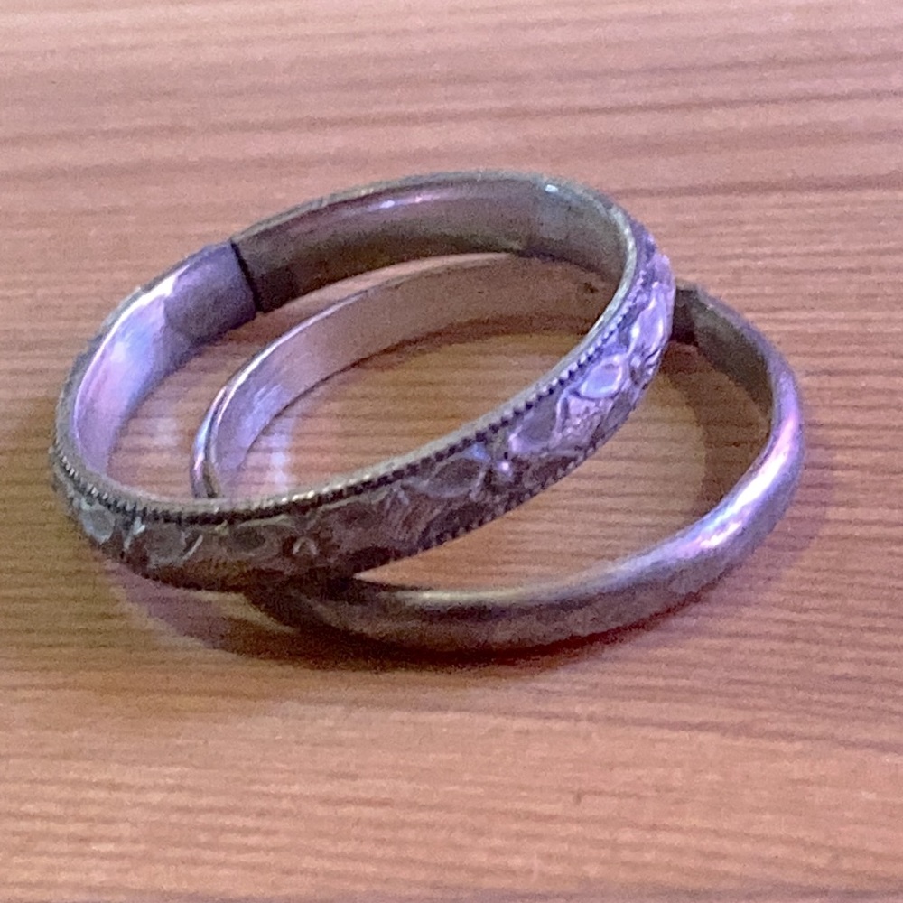 Rustic stackable silver rings - Picture 2 of 2